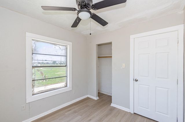 126 W 6th Street, Freeport, TX 77541