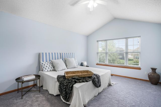 20336 Kensfield Trail 1603, Lakeville, MN 55044