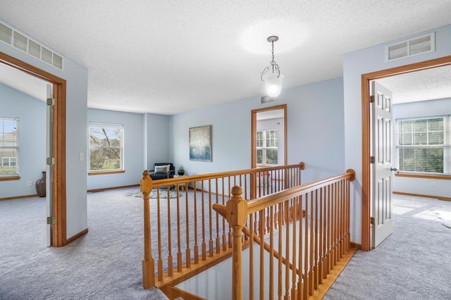 20336 Kensfield Trail 1603, Lakeville, MN 55044