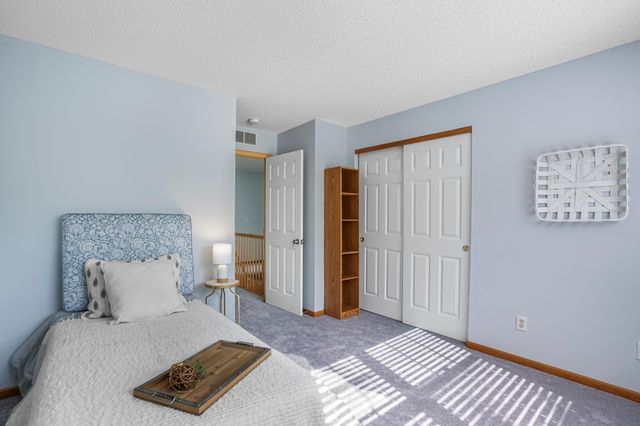 20336 Kensfield Trail 1603, Lakeville, MN 55044