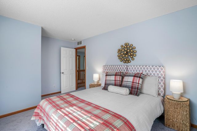 20336 Kensfield Trail 1603, Lakeville, MN 55044