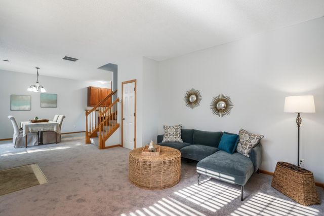 20336 Kensfield Trail 1603, Lakeville, MN 55044