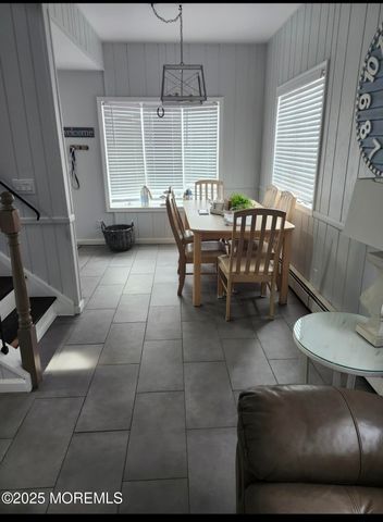 23 E Surf Way, Lavallette, NJ 08735