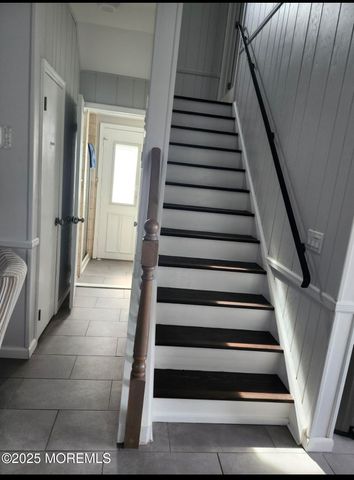 23 E Surf Way, Lavallette, NJ 08735