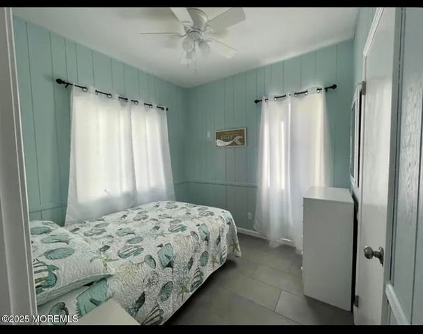 23 E Surf Way, Lavallette, NJ 08735