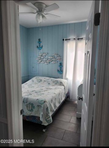 23 E Surf Way, Lavallette, NJ 08735