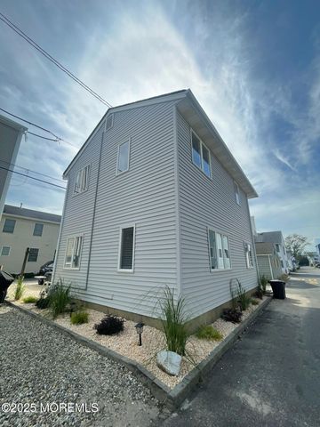 23 E Surf Way, Lavallette, NJ 08735