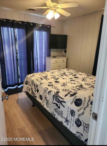 23 E Surf Way, Lavallette, NJ 08735