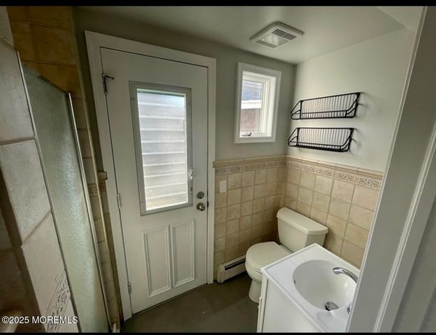 23 E Surf Way, Lavallette, NJ 08735