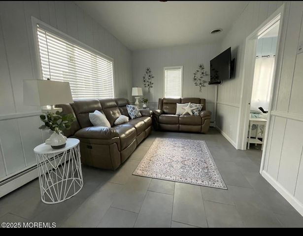 23 E Surf Way, Lavallette, NJ 08735