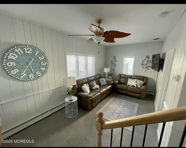 23 E Surf Way, Lavallette, NJ 08735