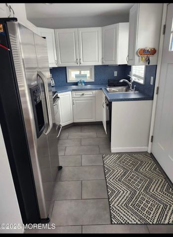 23 E Surf Way, Lavallette, NJ 08735