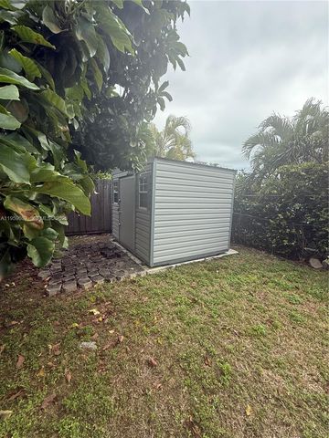 3050 SW 26th St, Miami, FL 33133