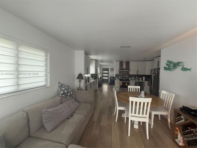 3050 SW 26th St, Miami, FL 33133