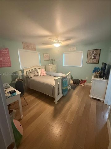 3050 SW 26th St, Miami, FL 33133