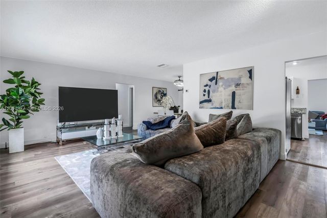 6810 NW 74th Place, Tamarac, FL 33321