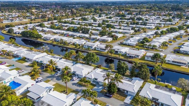 6810 NW 74th Place, Tamarac, FL 33321