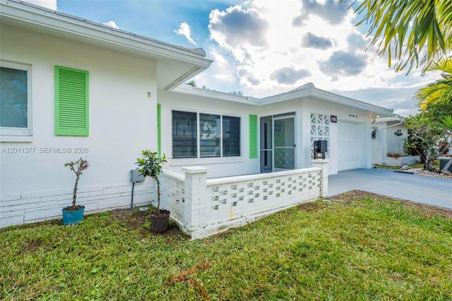 6810 NW 74th Place, Tamarac, FL 33321