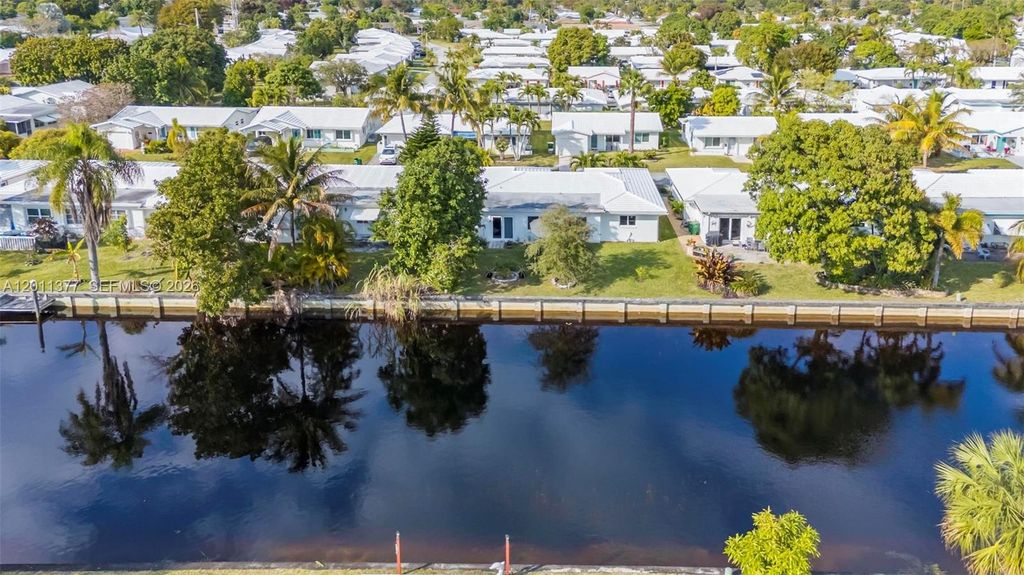 6810 NW 74th Place, Tamarac, FL 33321