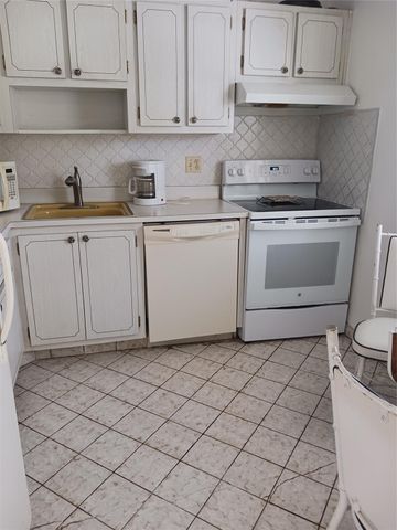 7505 NW 5TH Court 201, Margate, FL 33063