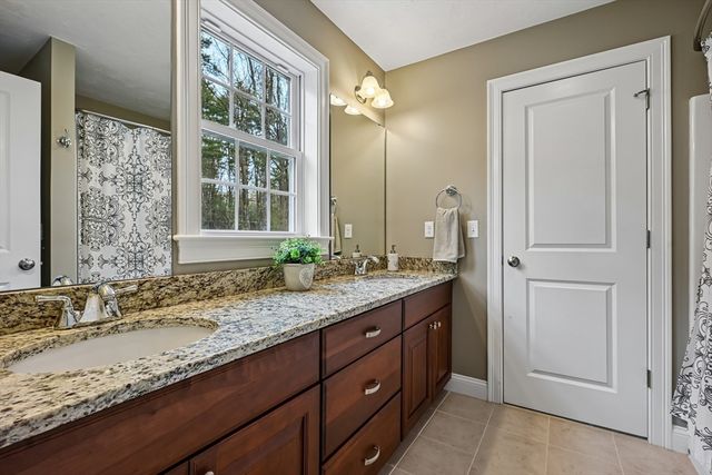 249 Boxboro Rd, Stow, MA 01775