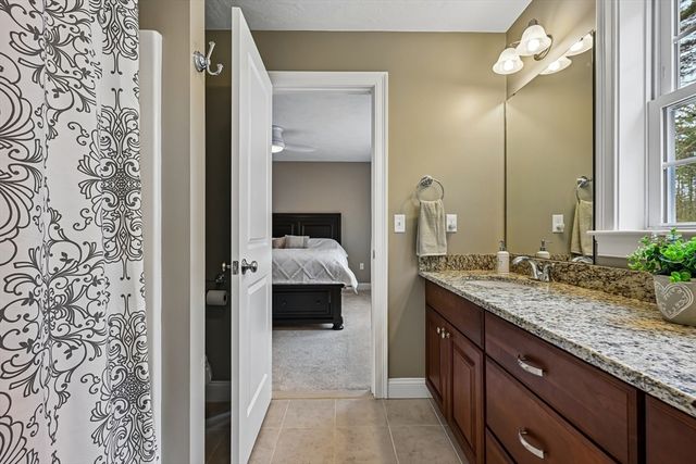 249 Boxboro Rd, Stow, MA 01775