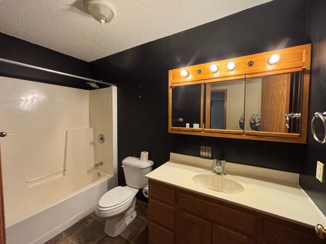 311 Kendall Avenue S, Thief River Falls, MN 56701