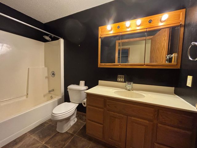 311 Kendall Avenue S, Thief River Falls, MN 56701