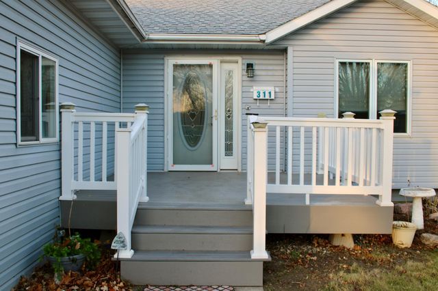 311 Kendall Avenue S, Thief River Falls, MN 56701