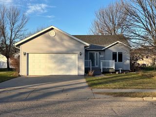 311 Kendall Avenue S, Thief River Falls, MN 56701