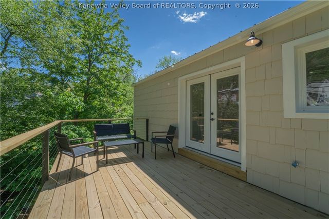 683 Forest Circle, South Charleston, WV 25303
