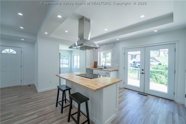 683 Forest Circle, South Charleston, WV 25303