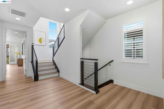 416 Dewitt Ln, Alameda, CA 94501