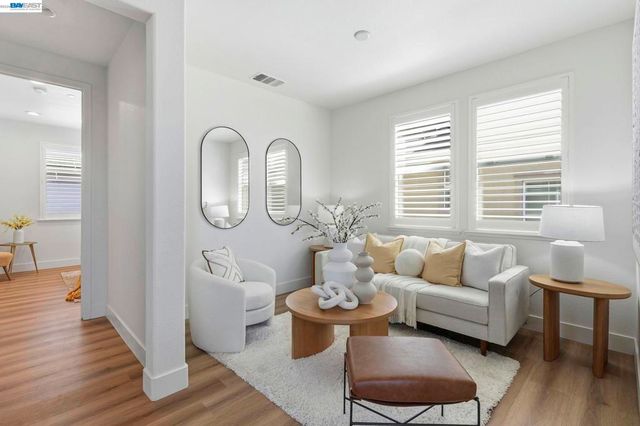 416 Dewitt Ln, Alameda, CA 94501