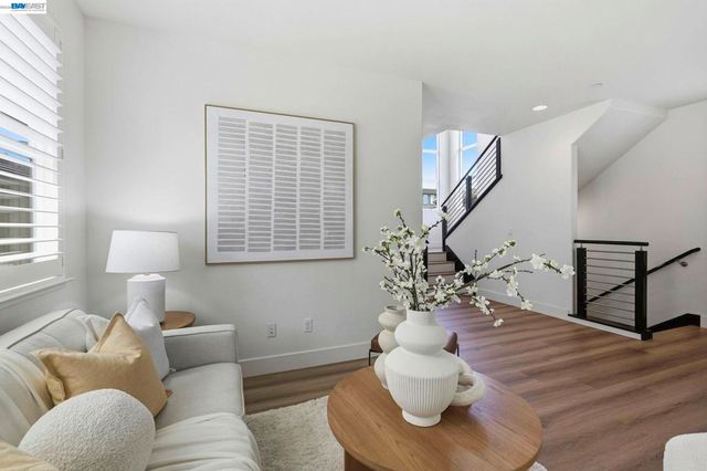 416 Dewitt Ln, Alameda, CA 94501