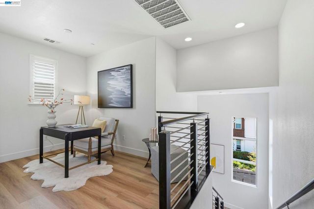 416 Dewitt Ln, Alameda, CA 94501