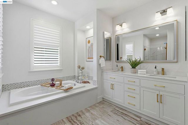 416 Dewitt Ln, Alameda, CA 94501