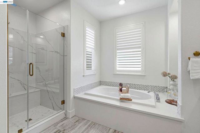 416 Dewitt Ln, Alameda, CA 94501