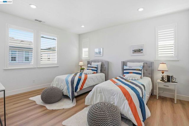 416 Dewitt Ln, Alameda, CA 94501