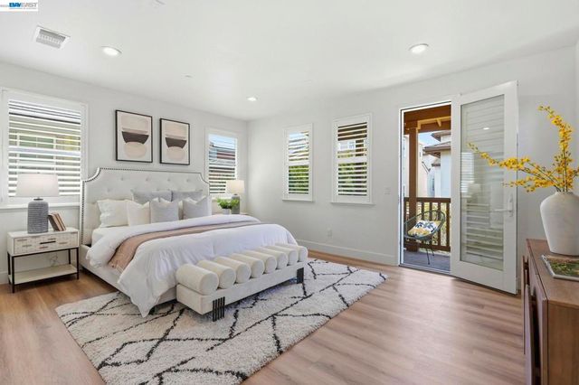 416 Dewitt Ln, Alameda, CA 94501