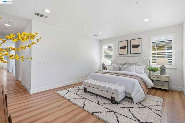416 Dewitt Ln, Alameda, CA 94501