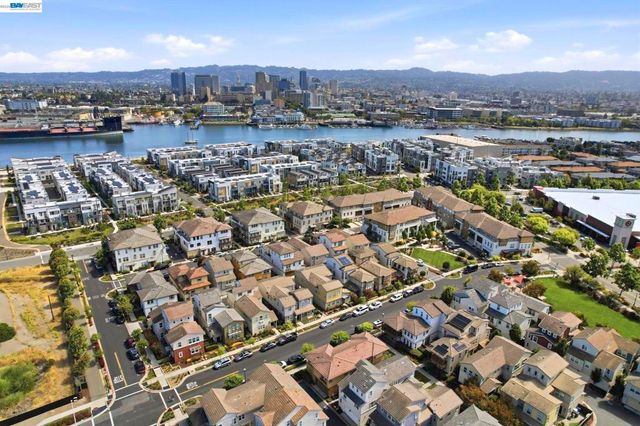 416 Dewitt Ln, Alameda, CA 94501