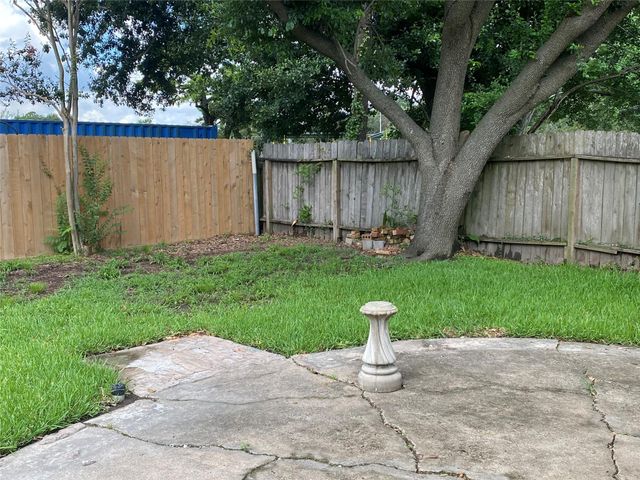 4929 Libbey Lane, Houston, TX 77092