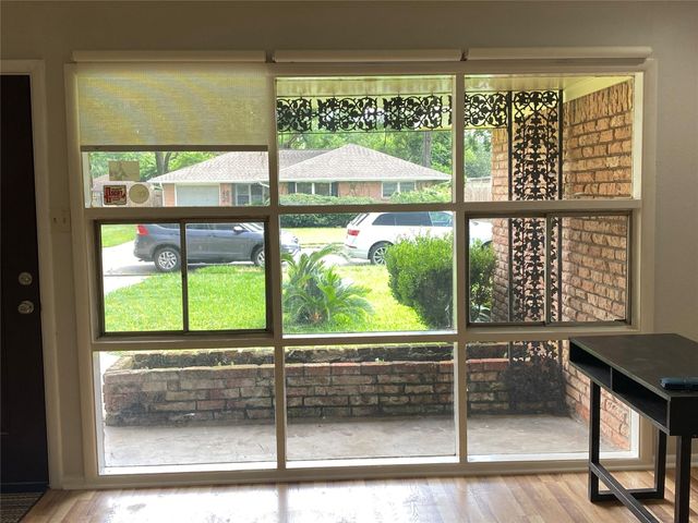 4929 Libbey Lane, Houston, TX 77092