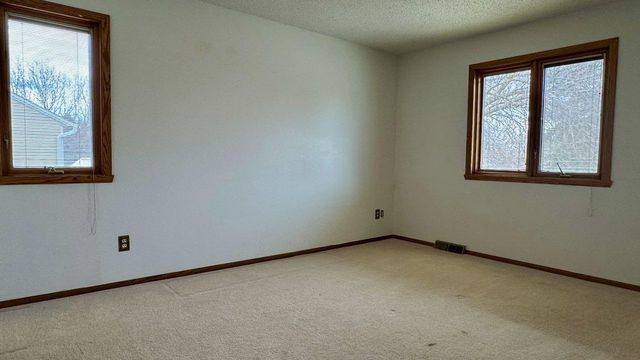 1751 23rd Street S, Fargo, ND 58103