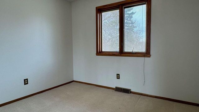 1751 23rd Street S, Fargo, ND 58103