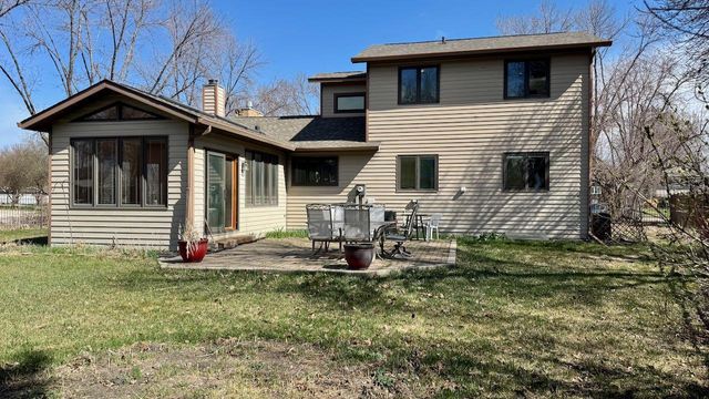 1751 23rd Street S, Fargo, ND 58103