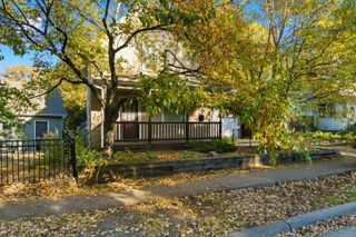 882 Raymond Avenue, Saint Paul, MN 55114