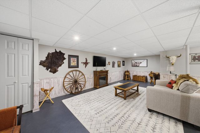 706 Silver Glen Road, Mchenry, IL 60050