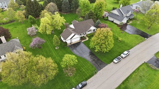 706 Silver Glen Road, Mchenry, IL 60050
